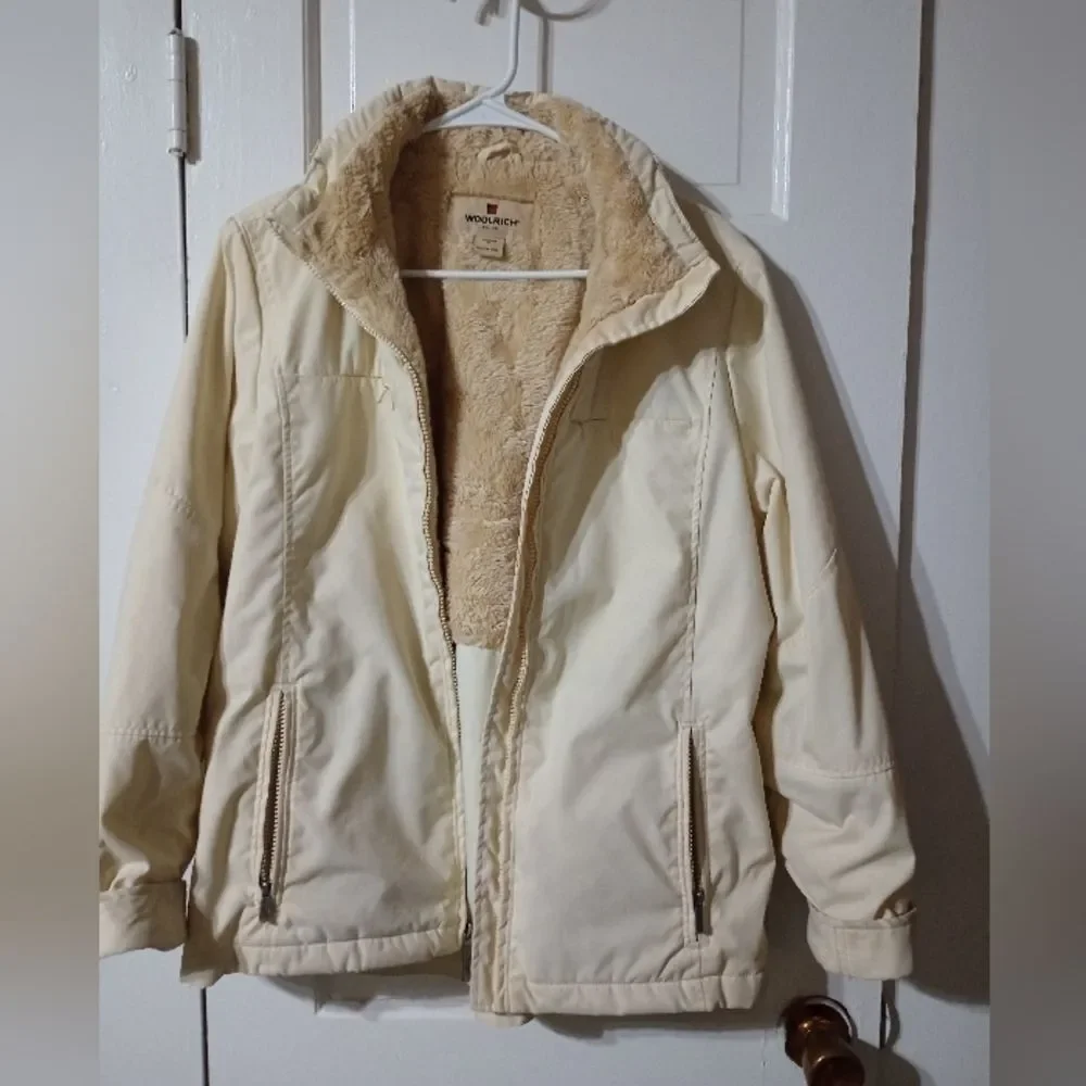Woolrich ladies jacket size small, beige, vintage and super comfy